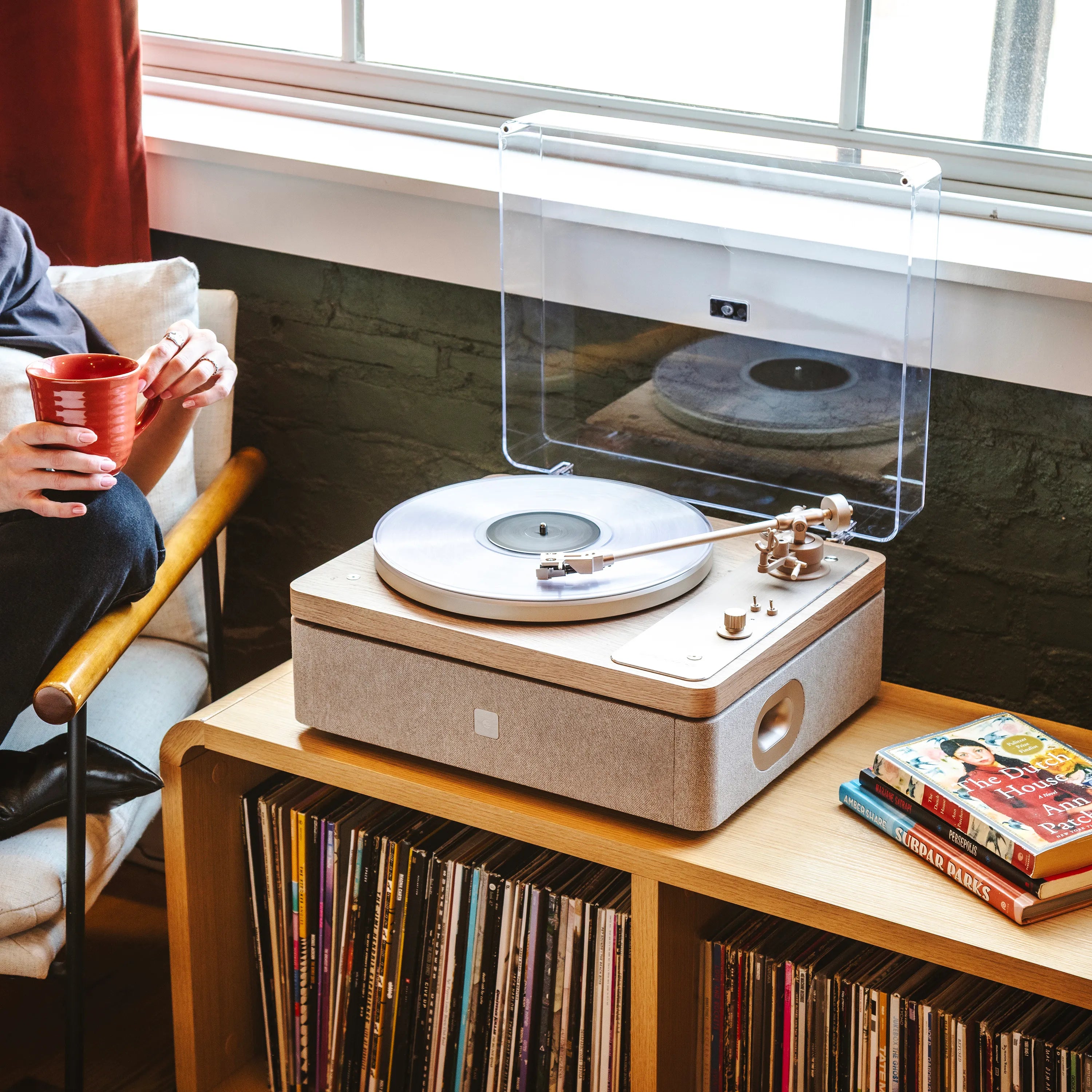 E100 Record Player